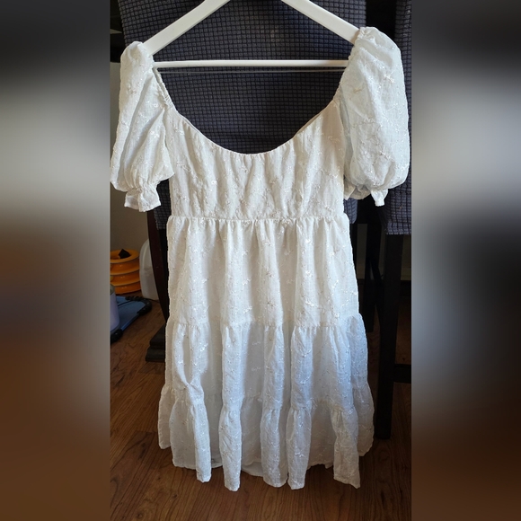 Lucy in the Sky Dresses & Skirts - Lucy in the Sky White Dress Sz L